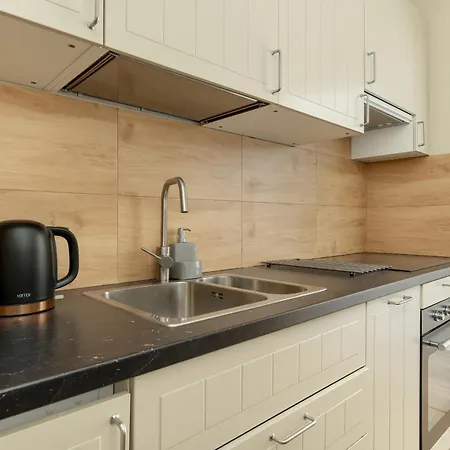 Tysiaclecia Z Balkonem I Darmowym Parkingiem By Renters Катовице