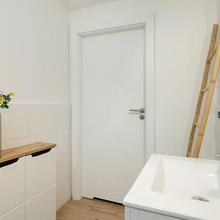 Tysiaclecia Z Balkonem I Darmowym Parkingiem By Renters Katowice