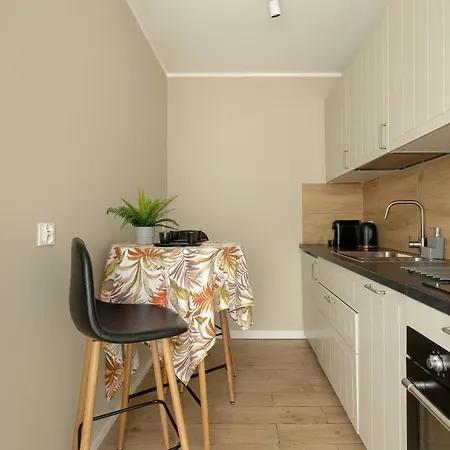 Апартаменты Tysiaclecia Z Balkonem I Darmowym Parkingiem By Renters