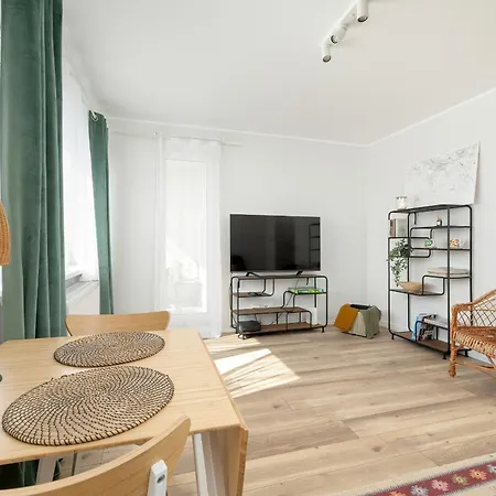 Tysiaclecia Z Balkonem I Darmowym Parkingiem By Renters Lejlighed *