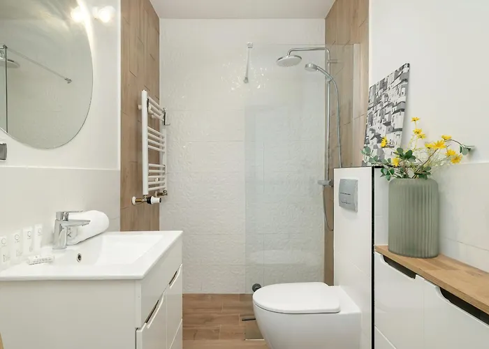 Tysiaclecia Z Balkonem I Darmowym Parkingiem By Renters * Κατοβίτσε