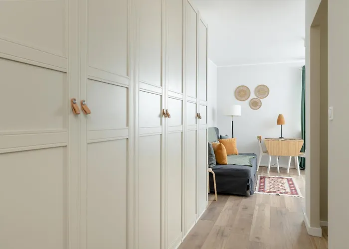 Tysiaclecia Z Balkonem I Darmowym Parkingiem By Renters