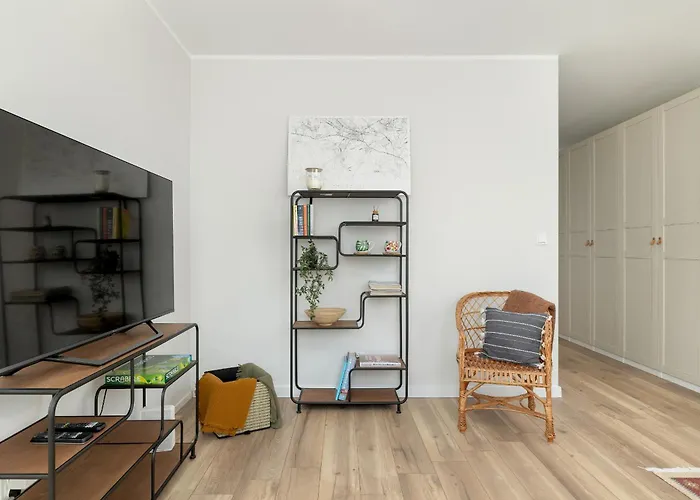 Tysiaclecia Z Balkonem I Darmowym Parkingiem By Renters