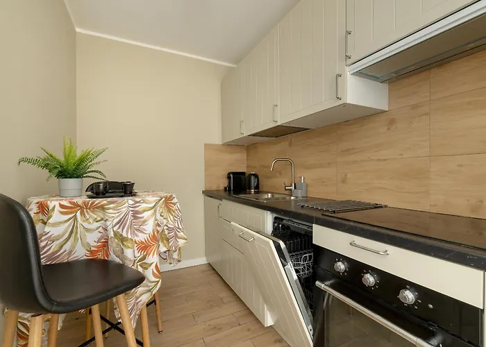 Tysiaclecia Z Balkonem I Darmowym Parkingiem By Renters Διαμέρισμα *